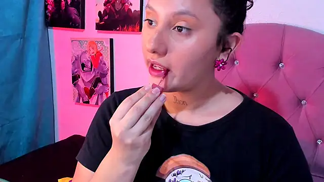 Mila nixon02 online show from November 2025 05:06:02 PM