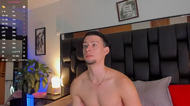 JadeSmiith  online show from September 2025 10:57:02 PM