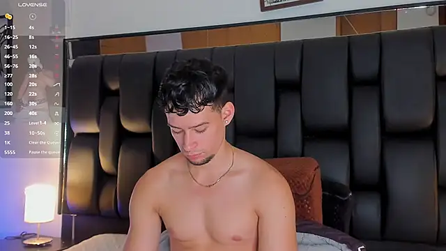 Snapshot of JadeSmiith_ chatting on December 2025 10:59:01 PM JadeSmiith online show from December 2025 10:59:01 PM