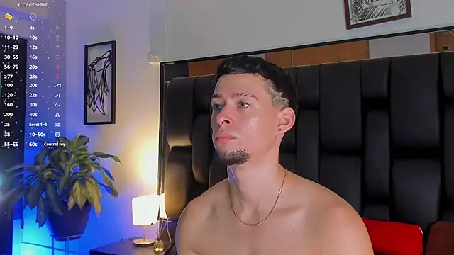 JadeSmiith  online show from October 2025 10:22:02 PM