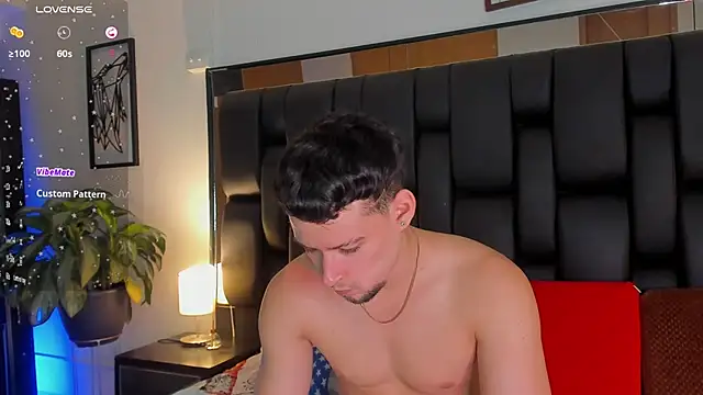 JadeSmiith  online show from October 2025 10:11:01 PM