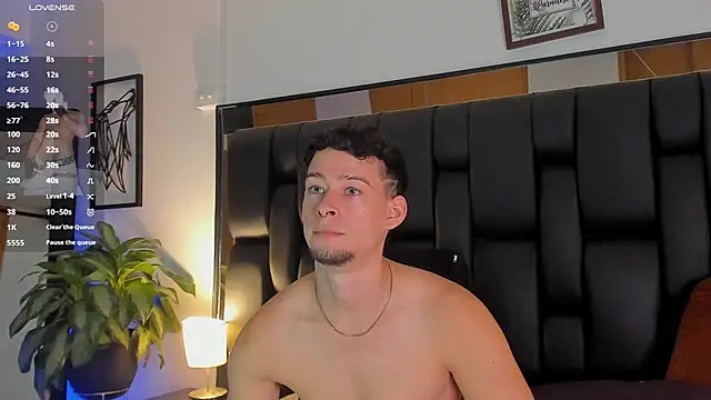 Snapshot of JadeSmiith_ chatting on December 2025 10:31:01 PM JadeSmiith online show from December 2025 10:31:01 PM