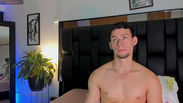 Snapshot of JadeSmiith_ chatting on November 2025 10:43:02 PM JadeSmiith online show from November 2025 10:43:02 PM