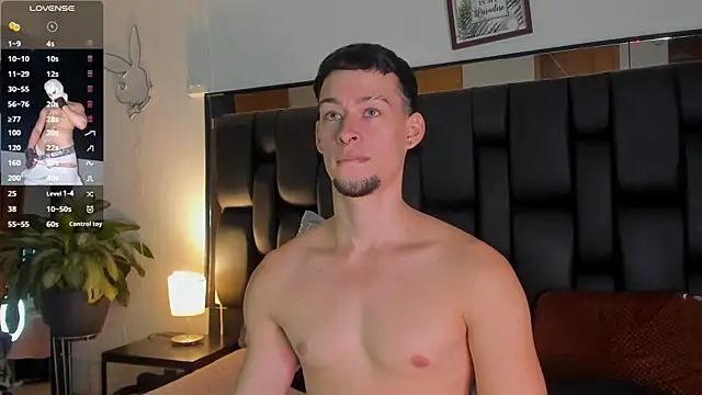JadeSmiith  online show from September 2025 10:41:02 PM