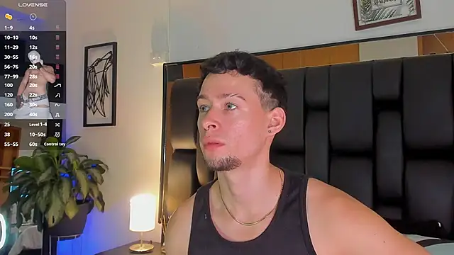JadeSmiith  online show from October 2025 10:21:01 PM
