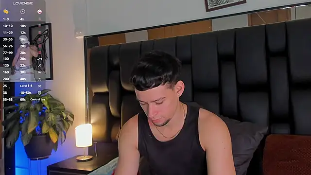 Snapshot of JadeSmiith_ chatting on October 2025 10:30:02 PM JadeSmiith online show from October 2025 10:30:02 PM