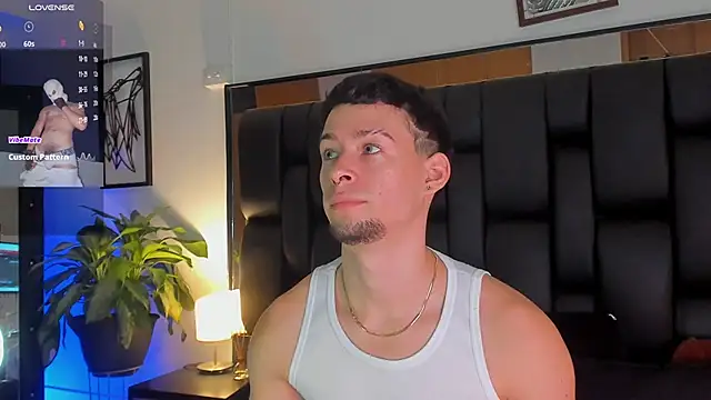 JadeSmiith  online show from October 2025 10:22:02 PM
