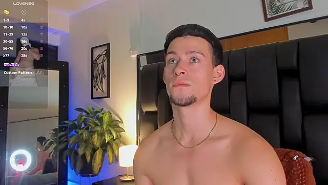 JadeSmiith  online show from September 2025 10:49:01 PM
