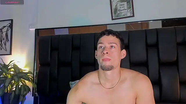 Snapshot of JadeSmiith_ chatting on November 2025 11:05:01 PM JadeSmiith online show from November 2025 11:05:01 PM