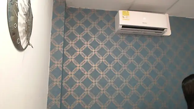 Snapshot of violeta_cute18 chatting on February 2025 01:22:01 AM violeta cute18 online show from February 2025 01:22:01 AM