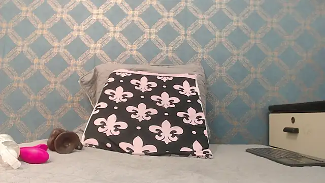 Snapshot of violeta_cute18 chatting on September 2025 07:46:02 PM violeta cute18 online show from September 2025 07:46:02 PM