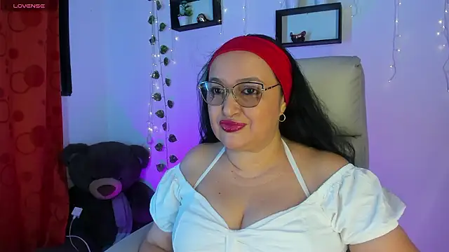 Gia Nahomi online show from February 2026 09:36:02 PM