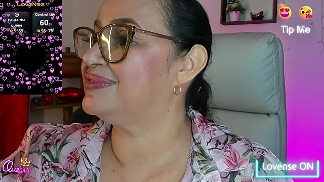Gia Nahomi online show from April 2026 11:05:02 PM