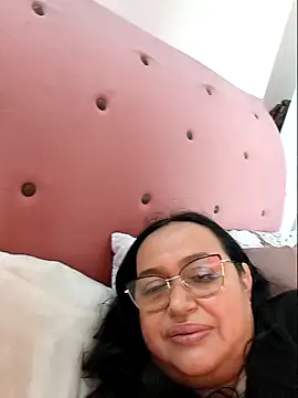 Gia Nahomi online show from February 2025 03:15:02 PM