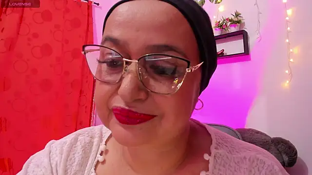 Gia Nahomi online show from January 2026 10:47:01 PM