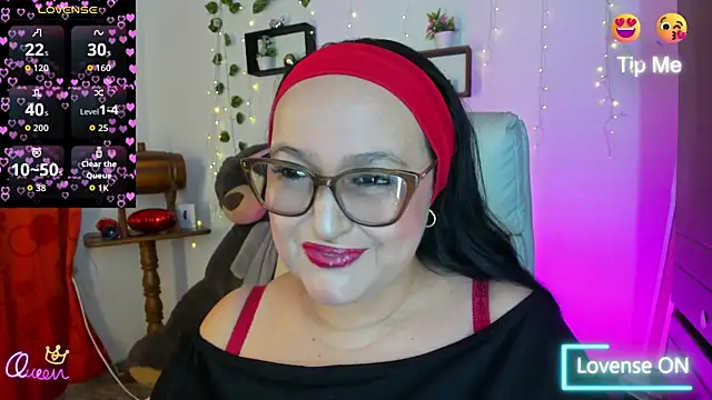 Gia Nahomi online show from April 2026 11:01:01 PM