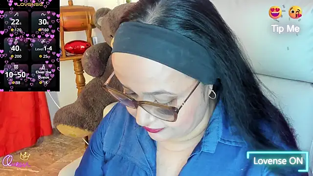 Gia Nahomi online show from April 2026 11:06:02 PM