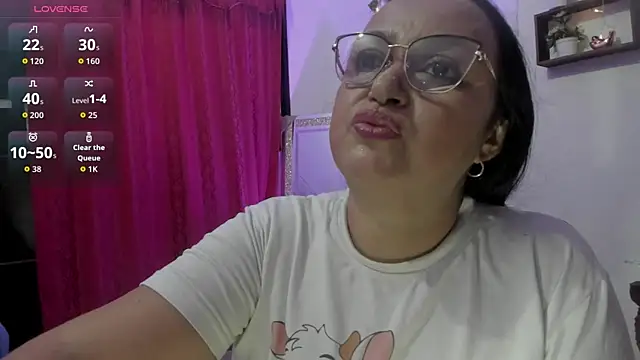 Gia Nahomi online show from October 2025 09:58:01 PM