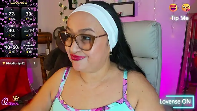 Gia Nahomi online show from March 2026 11:19:01 PM