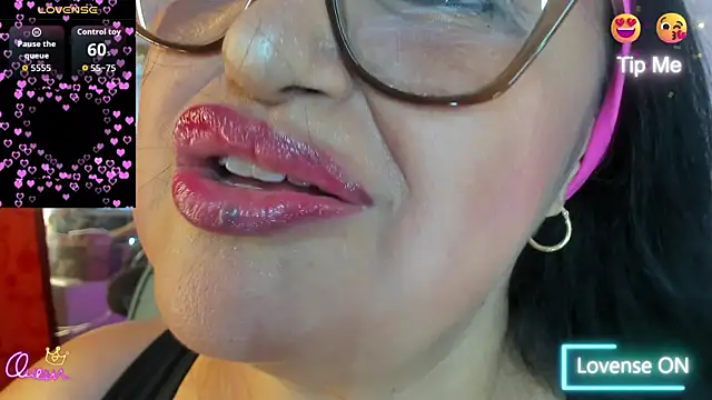 Gia Nahomi online show from May 2026 09:22:01 PM
