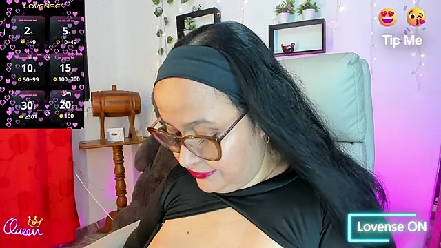 Gia Nahomi online show from February 2026 03:20:01 AM