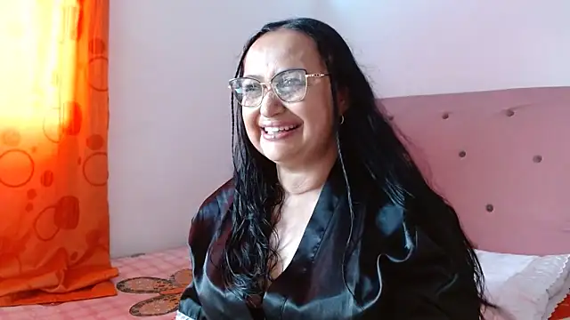 Gia Nahomi online show from January 2025 10:02:01 PM