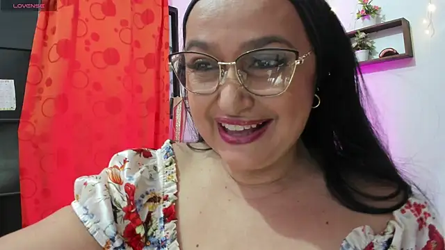 Gia Nahomi online show from January 2026 10:14:02 PM