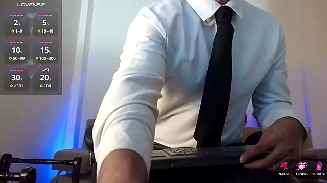 Snapshot of bradley_colt chatting on December 2025 03:25:01 PM bradley colt online show from December 2025 03:25:01 PM