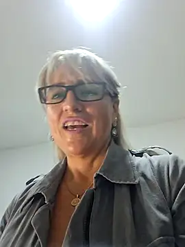 almaluna7 online show from February 2026 11:26:02 PM