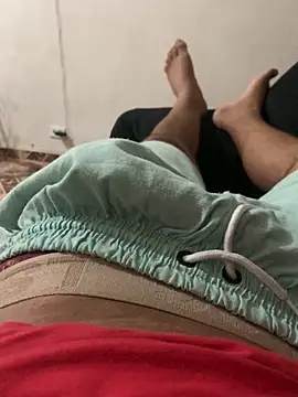 VouchingLagging online show from October 2025 03:07:02 AM