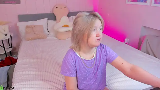 Sara Robinson online show from April 2026 02:47:02 AM