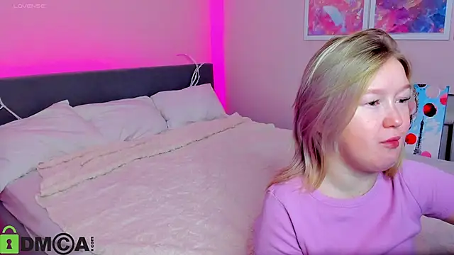 Sara Robinson online show from October 2025 02:34:02 AM