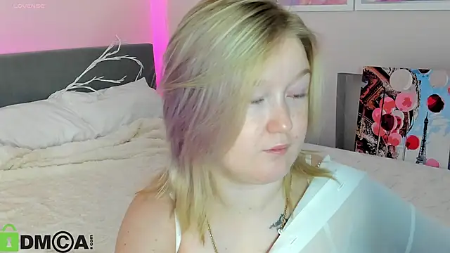 Sara Robinson online show from October 2025 02:24:02 AM