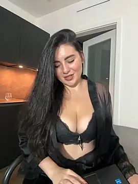 Snapshot of Evelyn___Sweet chatting on September 2025 08:40:01 PM Evelyn Sweet online show from September 2025 08:40:01 PM