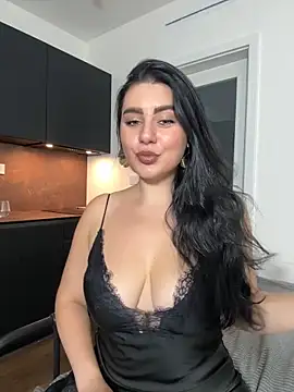 Snapshot of Evelyn___Sweet chatting on October 2025 07:58:01 PM Evelyn Sweet online show from October 2025 07:58:01 PM