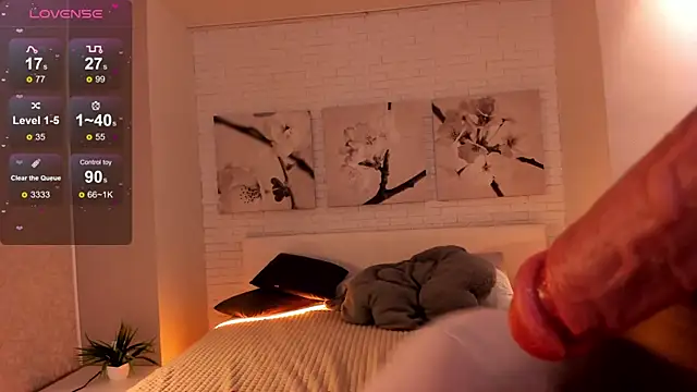 Snapshot of Tiffanyhunt chatting on November 2025 01:28:01 PM Tiffanyhunt online show from November 2025 01:28:01 PM