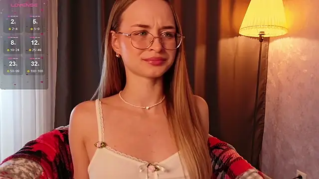 Snapshot of Tiffanyhunt chatting on December 2025 03:17:01 PM Tiffanyhunt online show from December 2025 03:17:01 PM