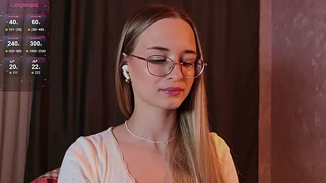 Snapshot of Tiffanyhunt chatting on January 2026 03:16:01 PM Tiffanyhunt online show from January 2026 03:16:01 PM