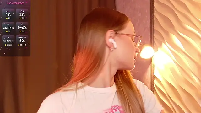 Snapshot of Tiffanyhunt chatting on November 2025 03:12:02 PM Tiffanyhunt online show from November 2025 03:12:02 PM