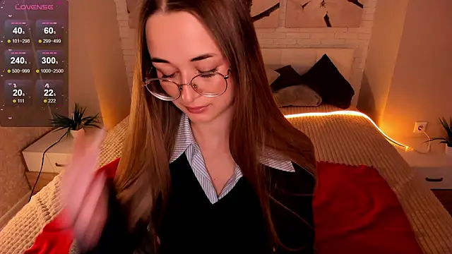 Snapshot of Tiffanyhunt chatting on November 2025 01:16:02 PM Tiffanyhunt online show from November 2025 01:16:02 PM