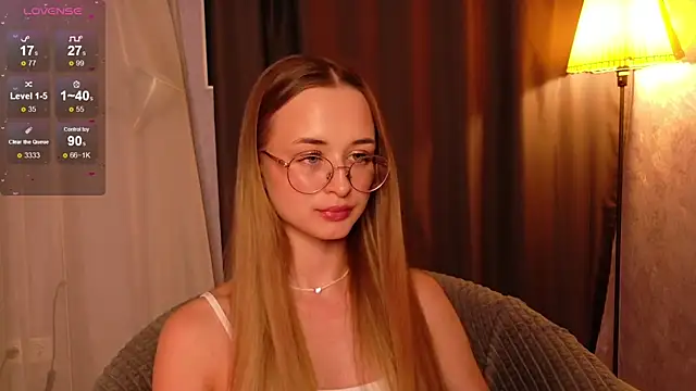 Snapshot of Tiffanyhunt chatting on November 2025 01:33:02 PM Tiffanyhunt online show from November 2025 01:33:02 PM