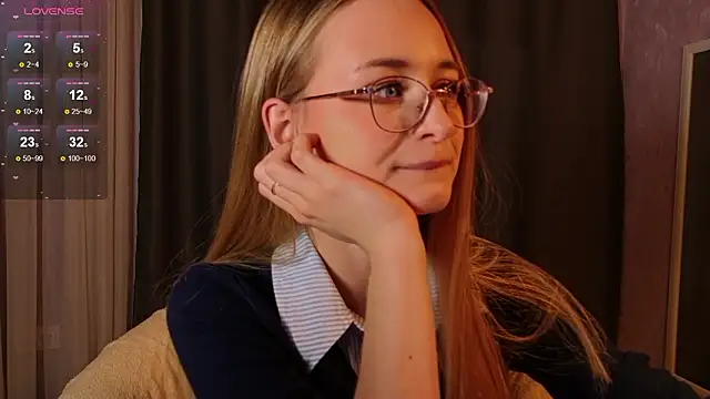 Snapshot of Tiffanyhunt chatting on February 2026 03:11:02 PM Tiffanyhunt online show from February 2026 03:11:02 PM