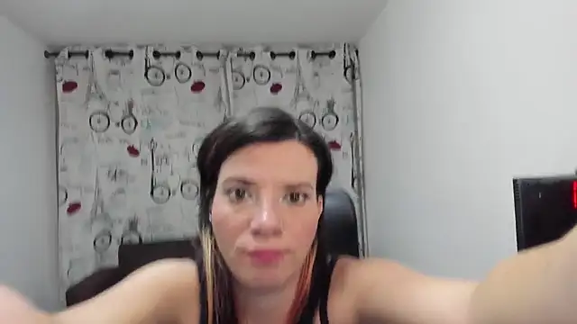 DanaaRey online show from October 2025 04:29:01 PM