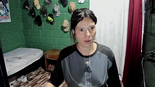 DanaaRey online show from May 2026 10:48:01 AM