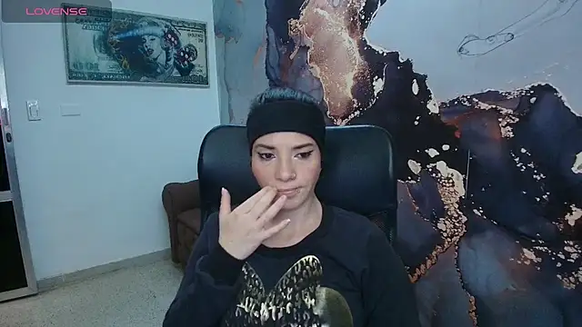 DanaaRey online show from October 2025 04:19:02 PM