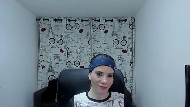 DanaaRey online show from October 2025 04:48:02 PM