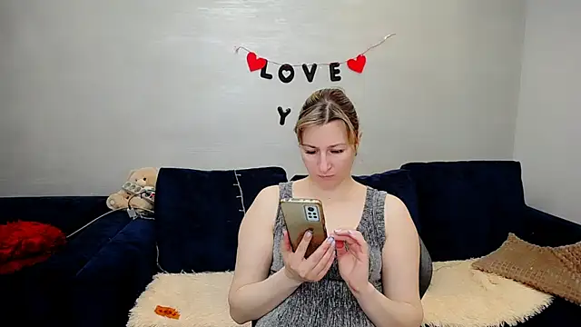 Snapshot of Incredible_Ariela chatting on April 2026 11:46:02 AM Incredible Ariela online show from April 2026 11:46:02 AM