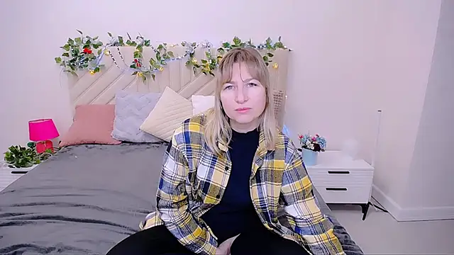 Snapshot of Incredible_Ariela chatting on October 2025 05:52:02 AM Incredible Ariela online show from October 2025 05:52:02 AM