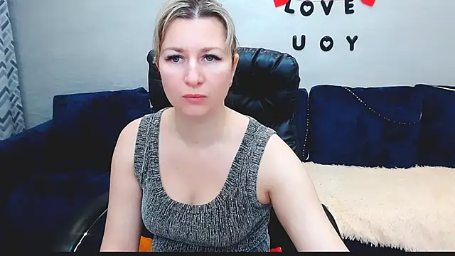 Snapshot of Incredible_Ariela chatting on December 2025 08:02:02 AM Incredible Ariela online show from December 2025 08:02:02 AM