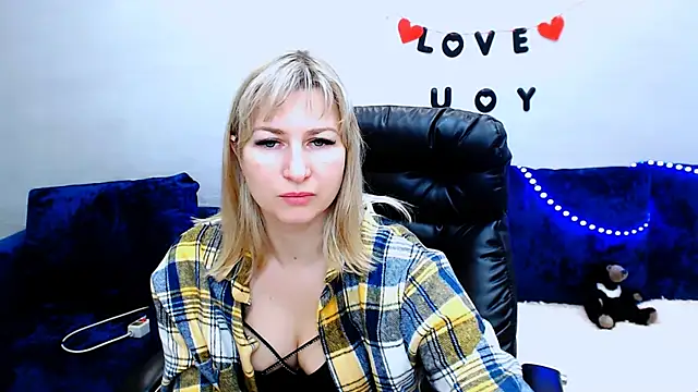 Snapshot of Incredible_Ariela chatting on November 2025 08:15:02 AM Incredible Ariela online show from November 2025 08:15:02 AM